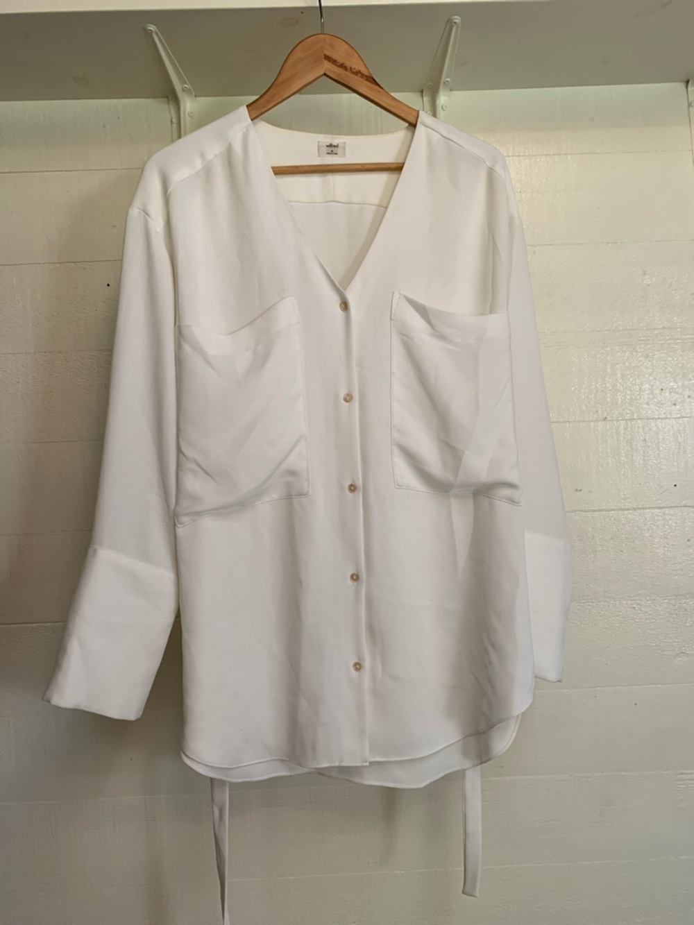 Wilfred White V-Neck Button Front Blouse